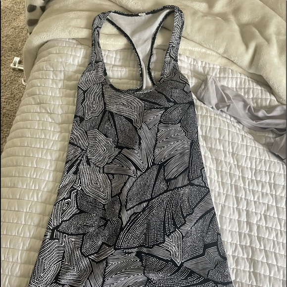 lulu racerback tank - Picture 1 of 3